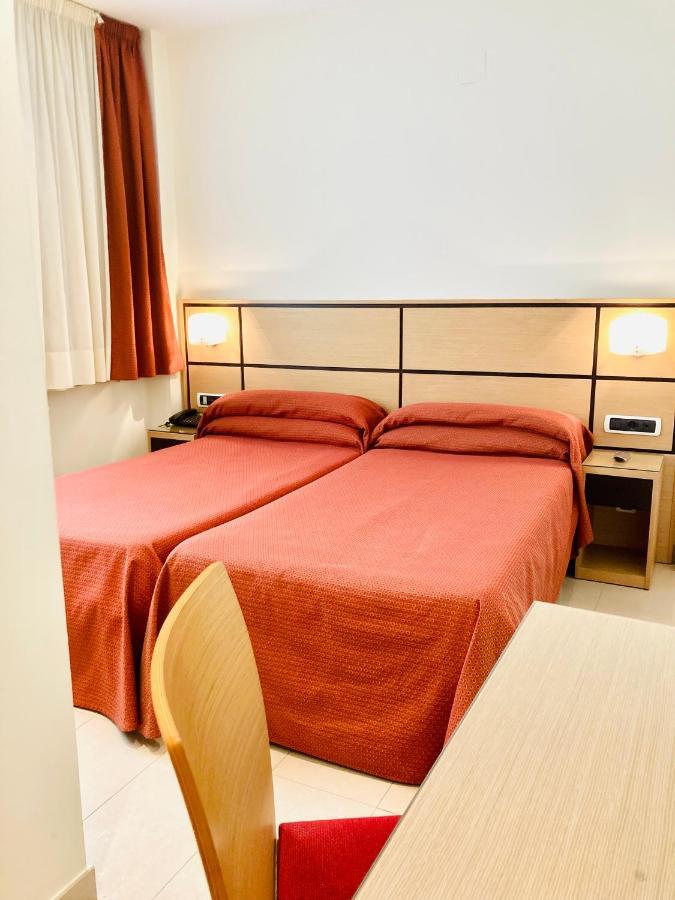 Dona Lola Hotel 3*