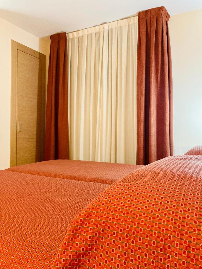 Hotel Dona Lola 3*