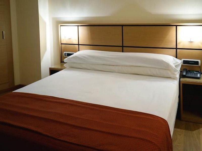 Dona Lola Hotel
